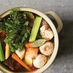 Chicken - How to make chicken stock with whole chicken carcass recipes